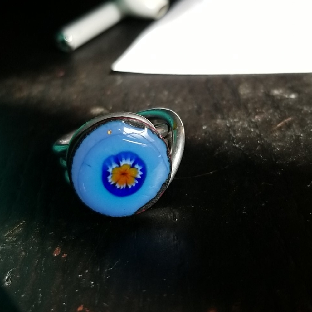 Unique Ring - Picture 4 of 6